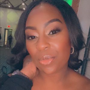 Meet your Posher, Liz